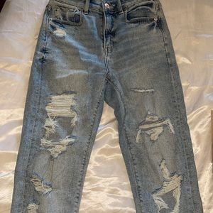 American eagle outfitters ripped mom jeans